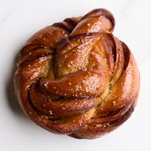 Load image into Gallery viewer, Cinnamon Knot